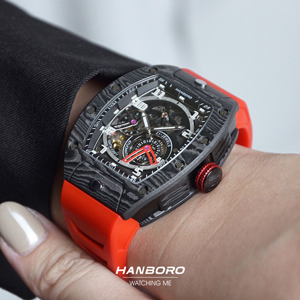 HANBORO | 超跑系列 945-3CFB | 碳纖維 多功能自動 夜光 黑色矽膠錶帶 鏤空設計機械錶 紅色配戴參考