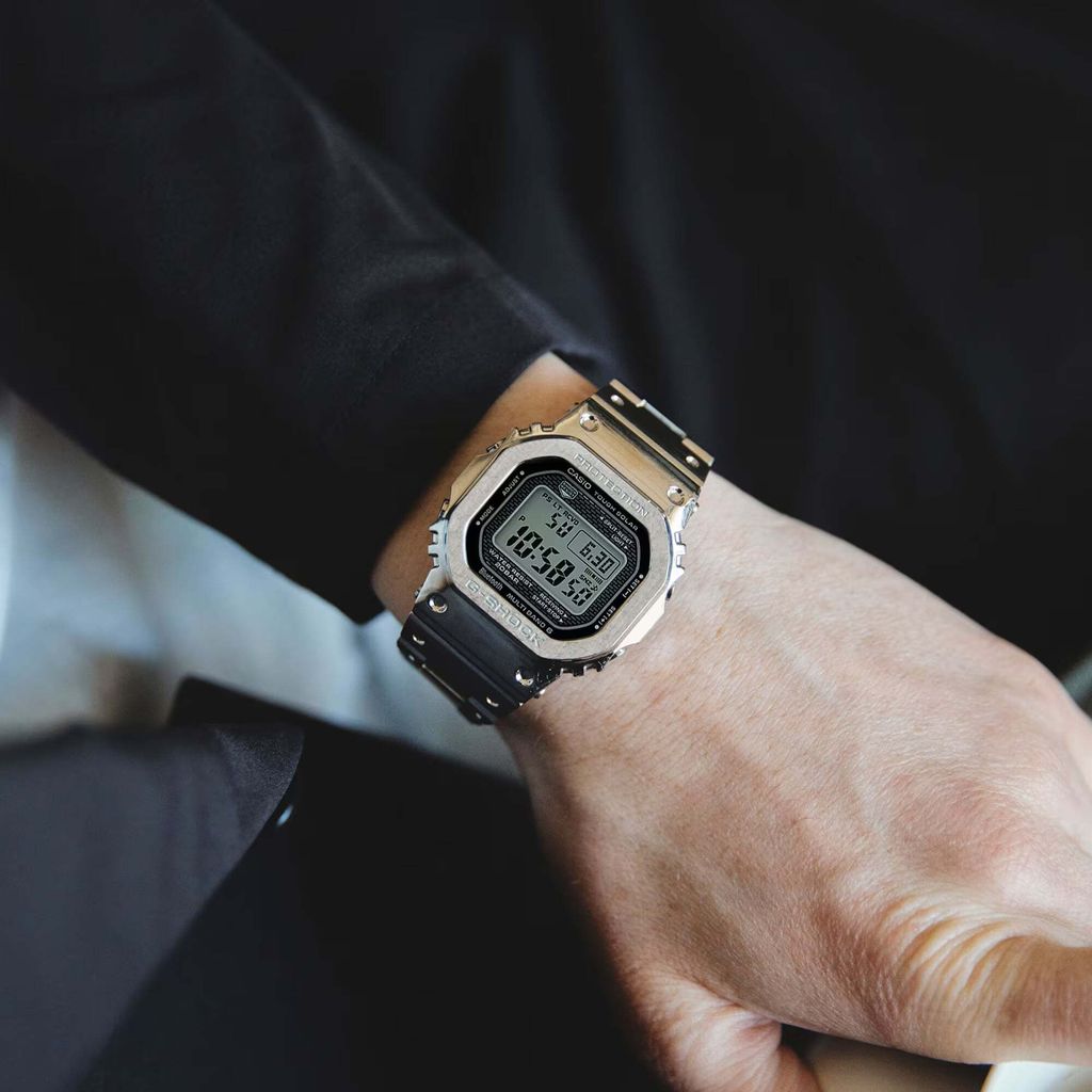 CASIO | G-SHOCK GMW-B5000D-1 | 太陽能 藍芽電波 全金屬 銀色腕錶 實戴展示