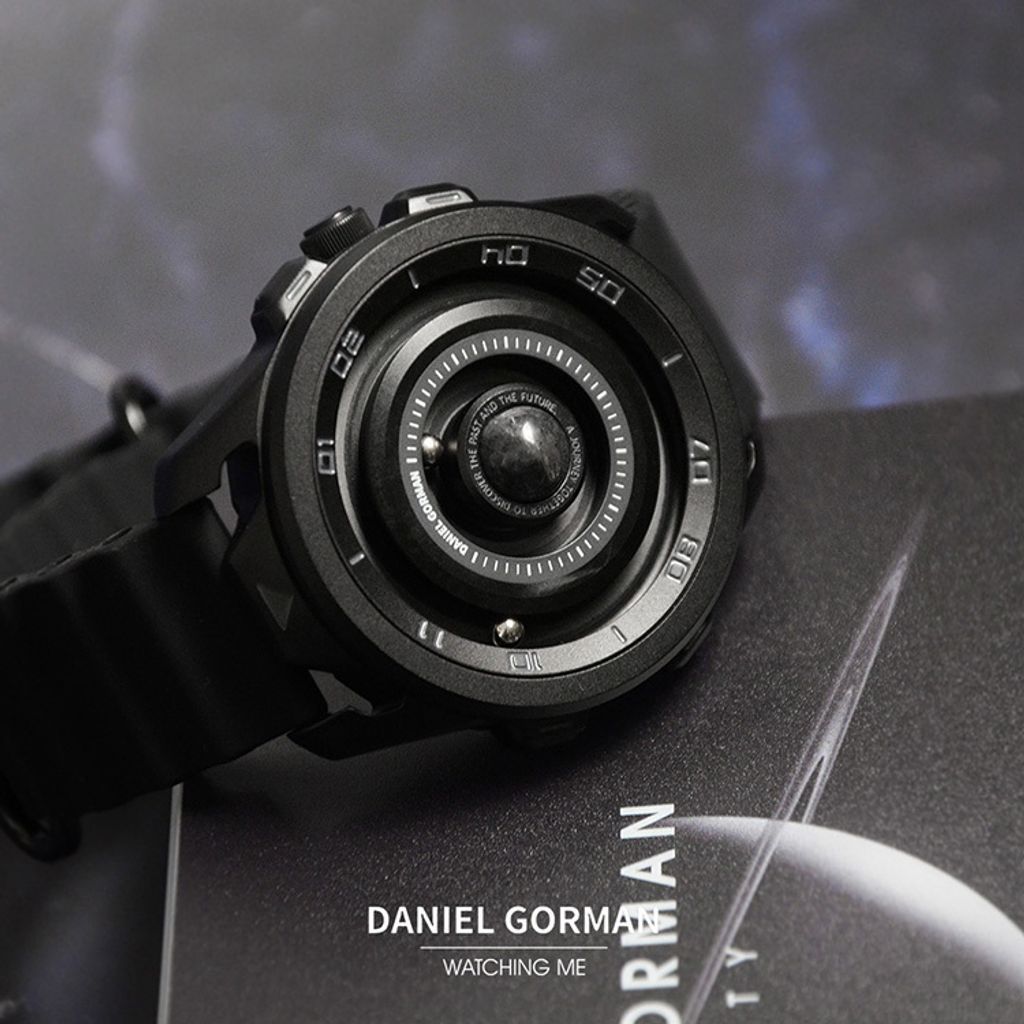 DANIEL GORMAN ｜萬有引力系列 DG0525KK｜月球款 磁吸指針 黑色框 黑色矽膠錶帶 橫躺展示