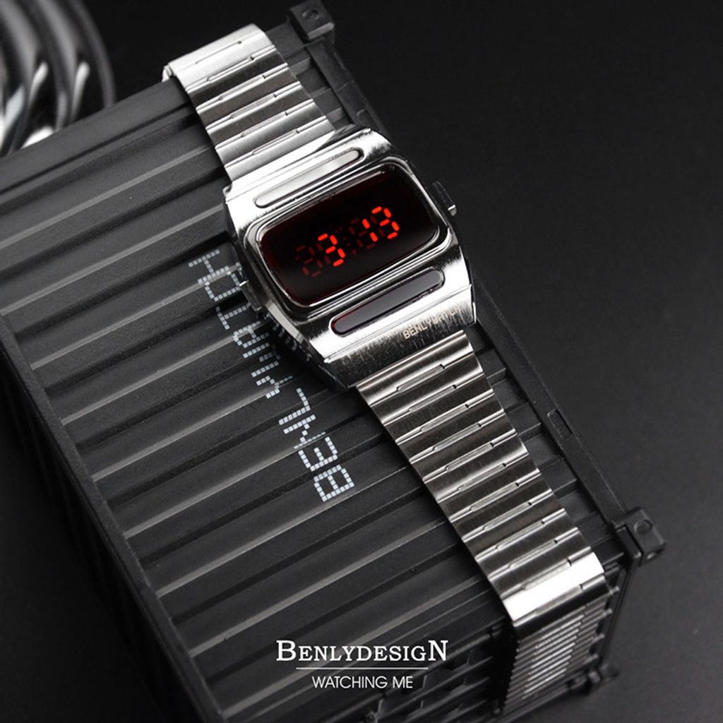 Benlydesign | G200S | 復古 LED 造型 銀色電子錶 實體左側面