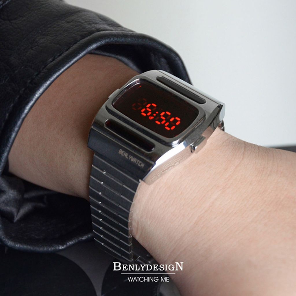 Benlydesign | G200S | 復古 LED 造型 銀色電子錶 實戴表面細節