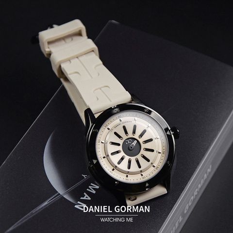 DANIEL GORMAN ｜萬有引力系列 DG0120.KC｜磁吸指針 黑框 香檳金錶盤矽膠錶帶 腕錶 實體正面