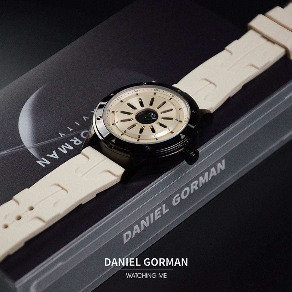 DANIEL GORMAN ｜萬有引力系列 DG0120.KC｜磁吸指針 黑框 香檳金錶盤矽膠錶帶 腕錶 實體右側