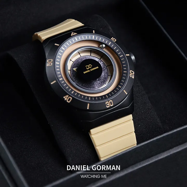 DANIEL GORMAN ｜萬有引力系列 DG0131.KB ｜紛呈宇宙 磁吸指針 黑框 卡其色矽膠錶帶 腕錶 實體盒裝