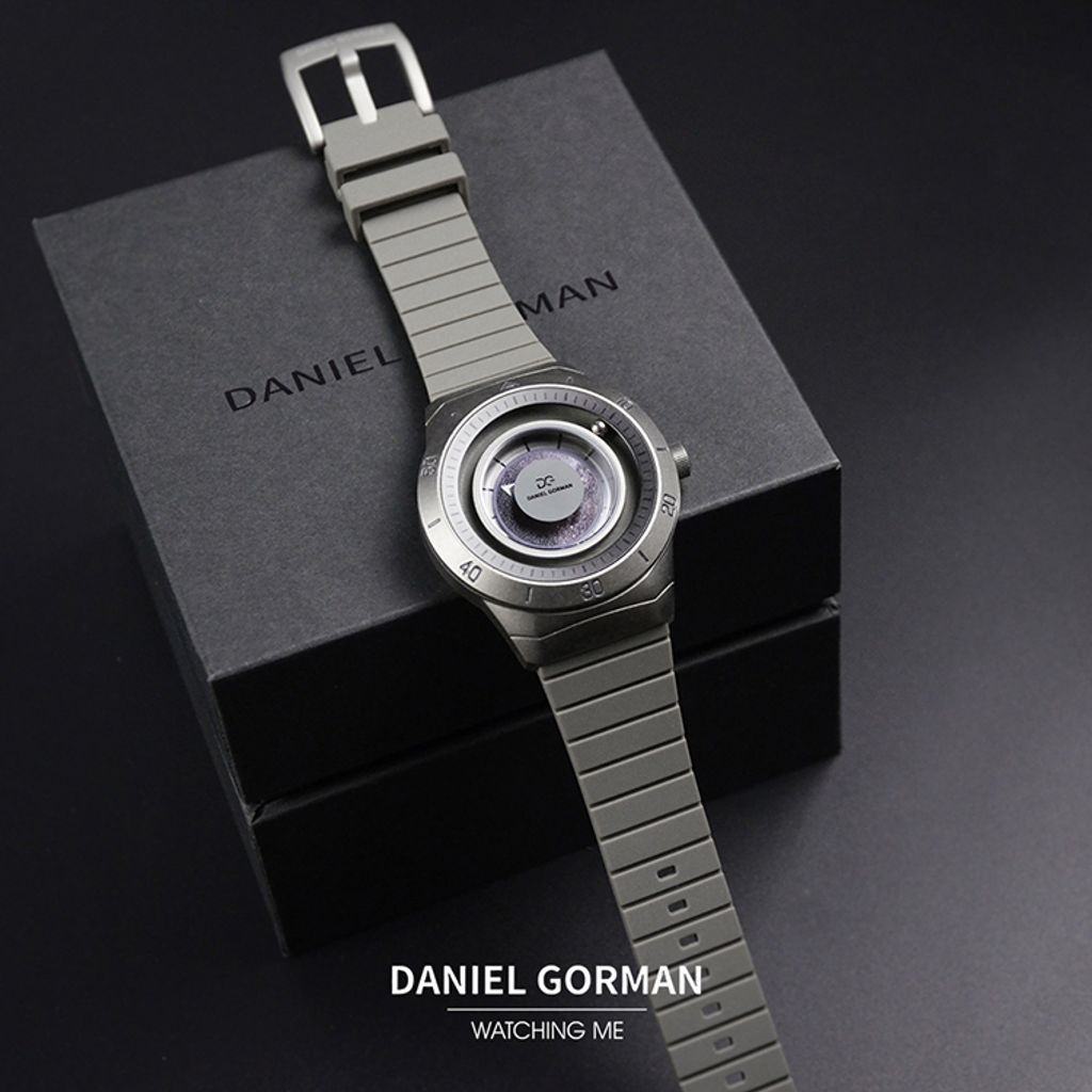 DANIEL GORMAN ｜萬有引力系列 DG0131.QK ｜紛呈宇宙 磁吸指針 鐵灰色矽膠錶帶 腕錶 平攤展示