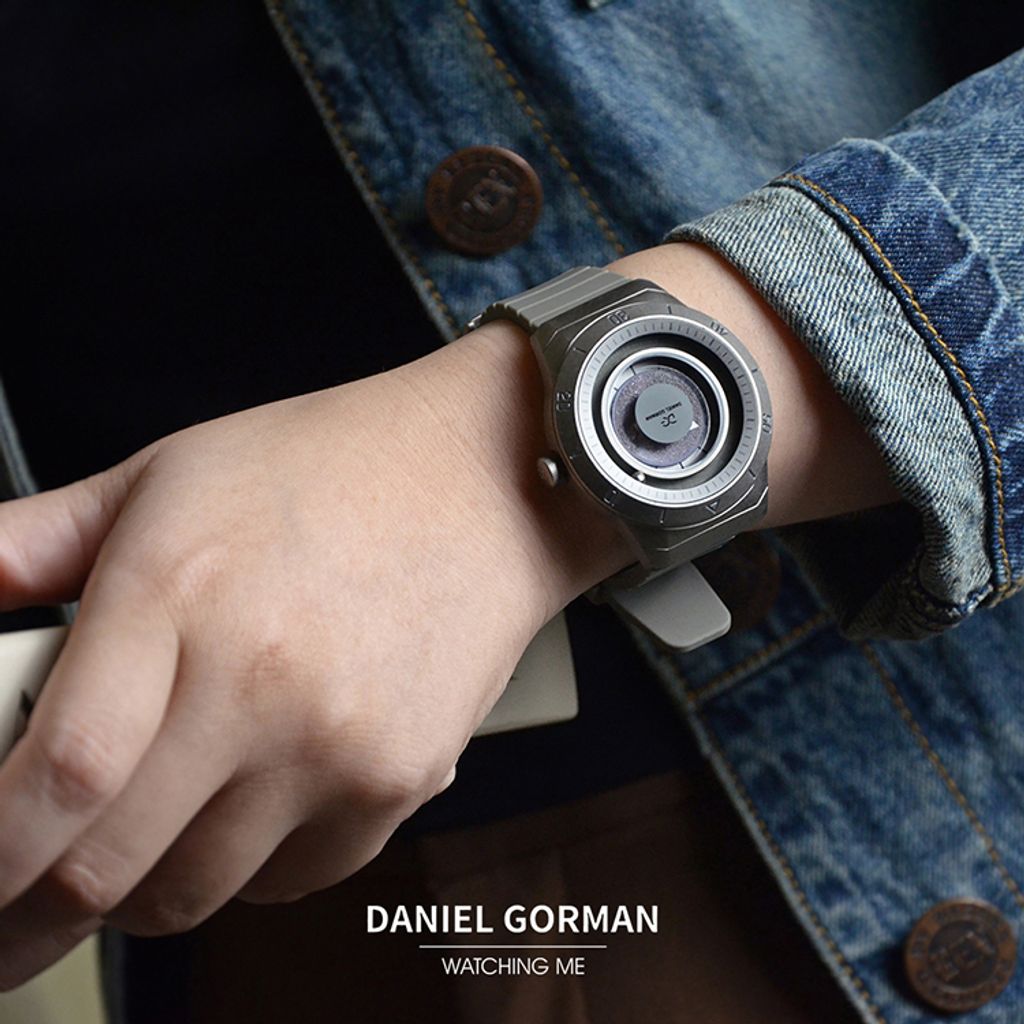 DANIEL GORMAN ｜萬有引力系列 DG0131.QK ｜紛呈宇宙 磁吸指針 鐵灰色矽膠錶帶 腕錶 實戴展示