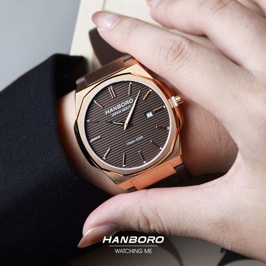 HANBORO | 超薄錶殼系列 003-1-RBRBRR | 玫瑰金色八角形錶框 棕色橫紋錶盤 矽膠錶帶 實戴錶面細節