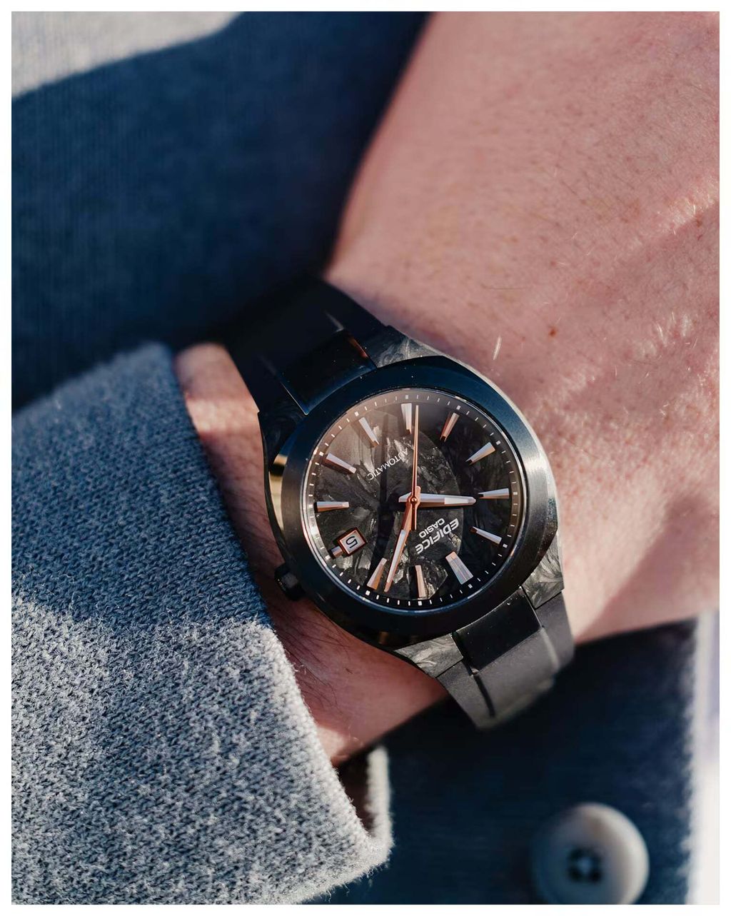 CASIO | EDIFICE系列 EFK-200XPB-1A | 2026 7月新品 黑色 玫瑰金指針 簡約競速機械錶 實戴細節