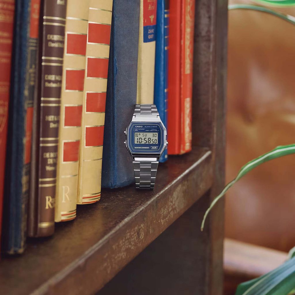 CASIO | A158WEA-2 | 復古 簡約銀色藍框電子錶 腕錶 學生必備 實體正面