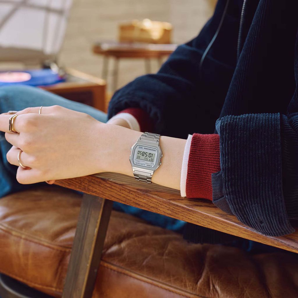 CASIO | A158WEA-7 | 復古 簡約銀色電子錶 腕錶 學生必備 實戴細節