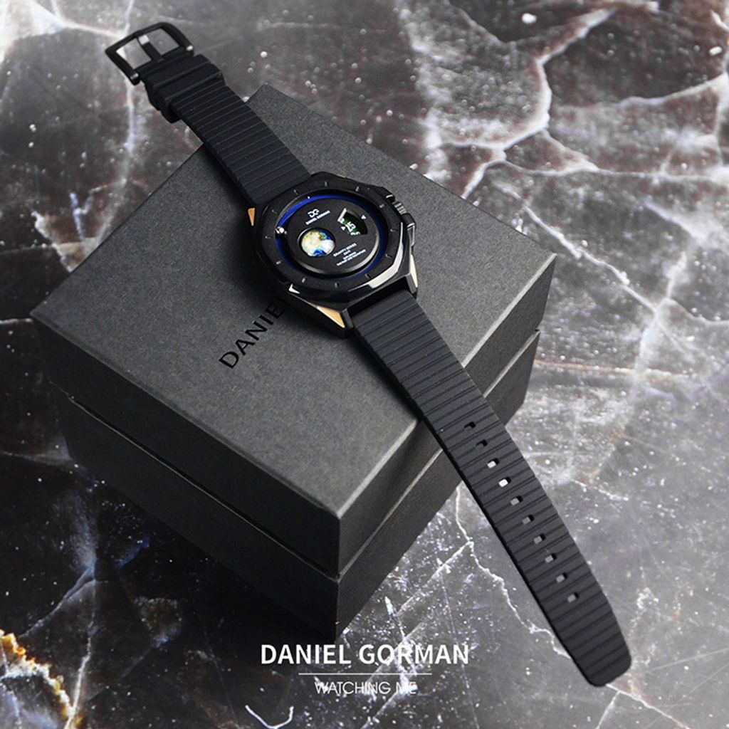 DANIEL GORMAN ｜萬有引力系列 DG0132KE ｜地球款 藍色+黑框 黑色矽膠錶帶 平攤展示