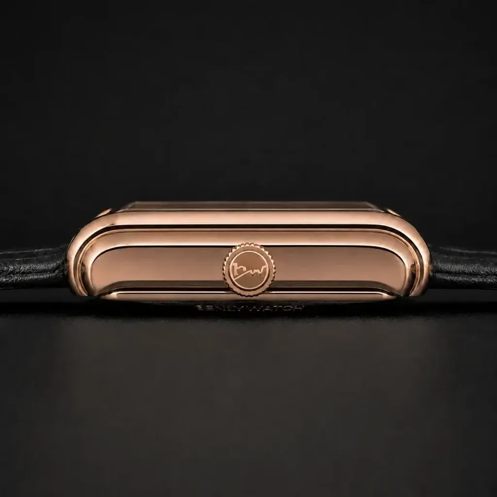 【預購】Benlydesign | Time Gallery bronzeGold | 2026 10月新品 限量版 青銅金典雅復古款 石英錶 黑色皮革錶帶 側面細節