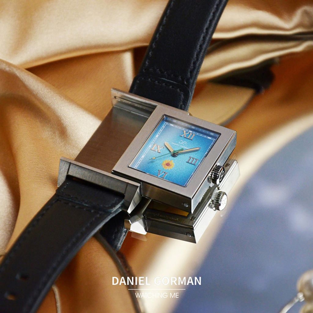 Daniel Gorman | ChronoCanvas DG9200.SY | 雋刻在時光中的名作 梵谷 《向日葵》 滑蓋翻面錶盤 指針式石英錶 黑色皮革錶帶 翻轉錶面