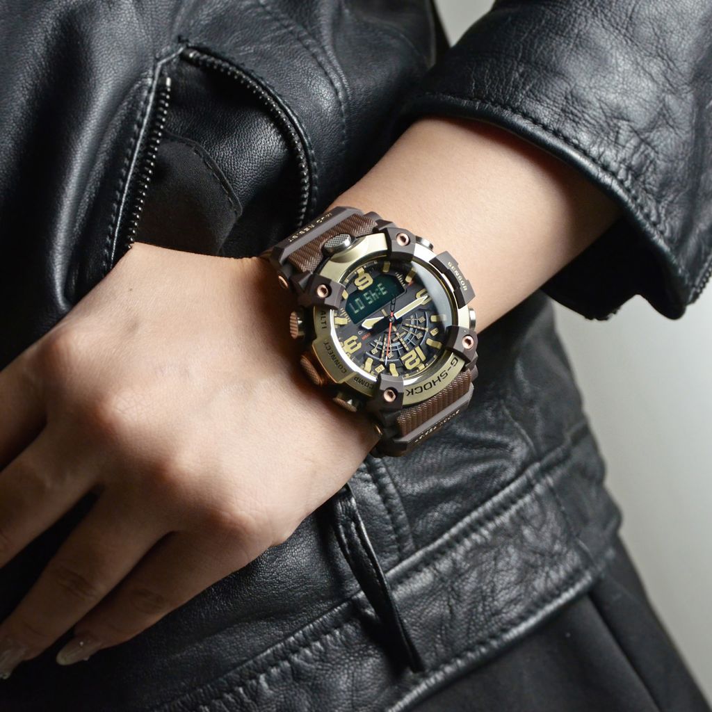 CASIO 卡西歐 | G-SHOCK GG-B100XMH-5A | 2026年8月新款 金色地平線 LAND系列 MUDMASTER 棕色雙顯金色鍍離子錶盤 男錶 實戴展示