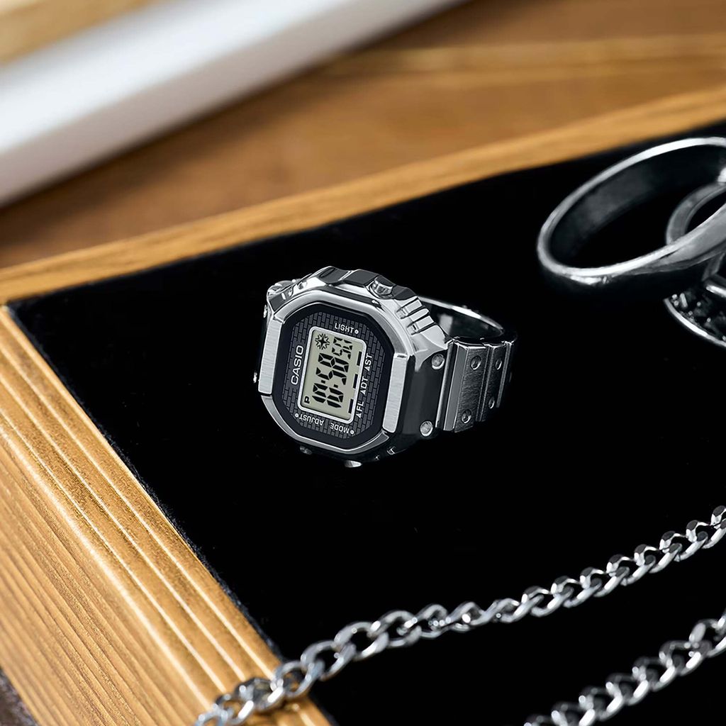 CASIO 卡西歐 | CRW-001-1 | 全金屬  LCD顯示 銀色戒指錶 實體展示