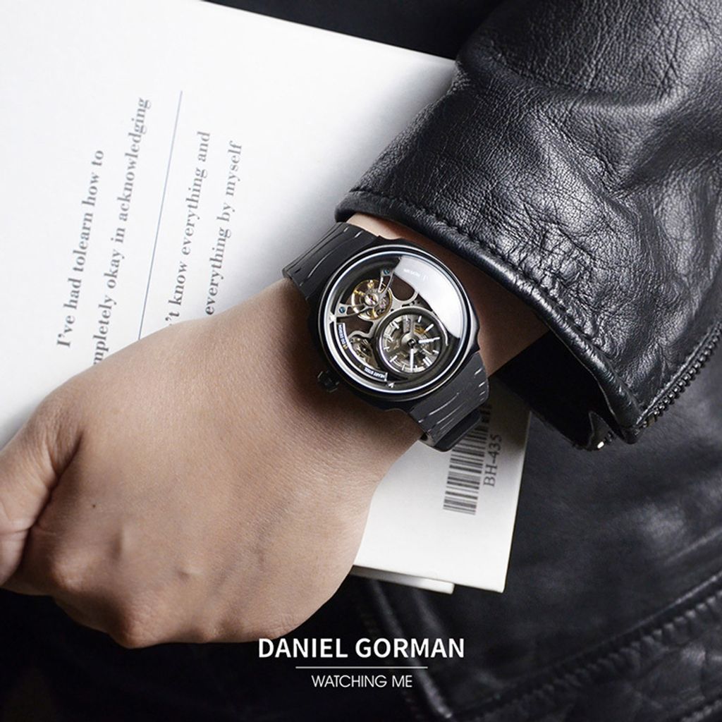 DANIEL GORMAN ｜奇點系列 DG8127.KK｜指針式 黑色框 黑色鏤空設計機械錶 實戴參考