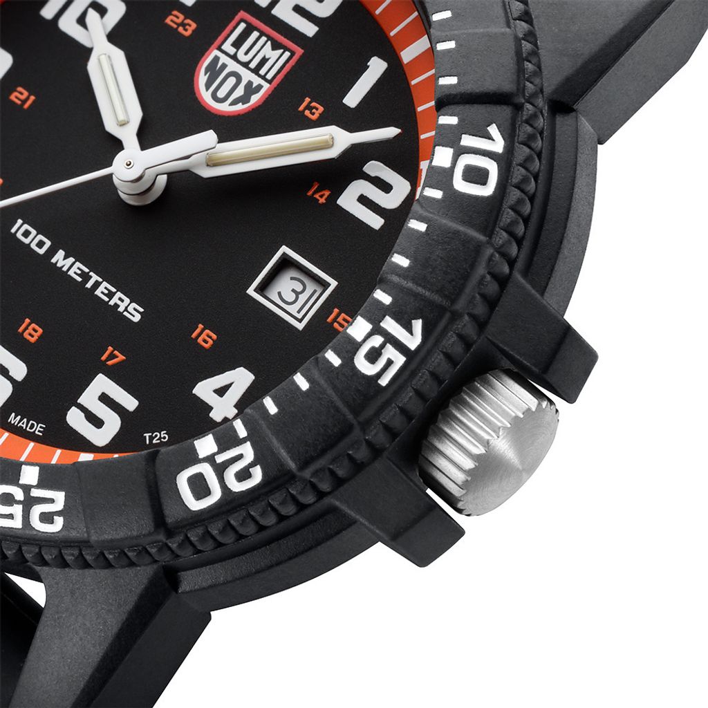 Luminox 雷明時 | 1LM-0329 | 橘 碳纖維複合錶殼 強化礦石鏡面 革龜運動腕錶 耐刮耐磨 錶冠細節
