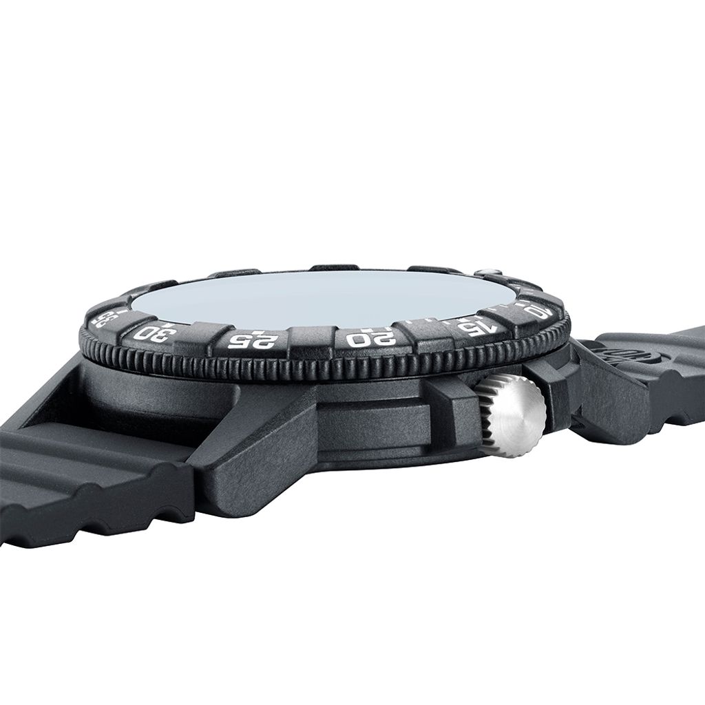 Luminox 雷明時 | 1LM-0329 | 橘 碳纖維複合錶殼 強化礦石鏡面 革龜運動腕錶 耐刮耐磨 側面細節