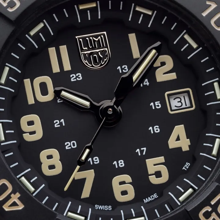 Luminox 雷明時 | 1LM-3510 | Navy SEAL 碳纖維黑金色 海豹部隊腕錶 錶面細節