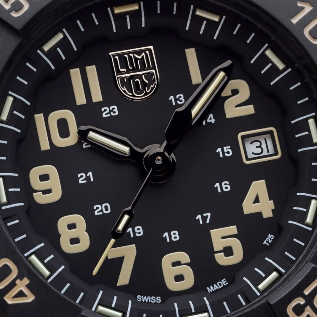 Luminox 雷明時 | 1LM-3510 | Navy SEAL 碳纖維黑金色 海豹部隊腕錶 錶面細節