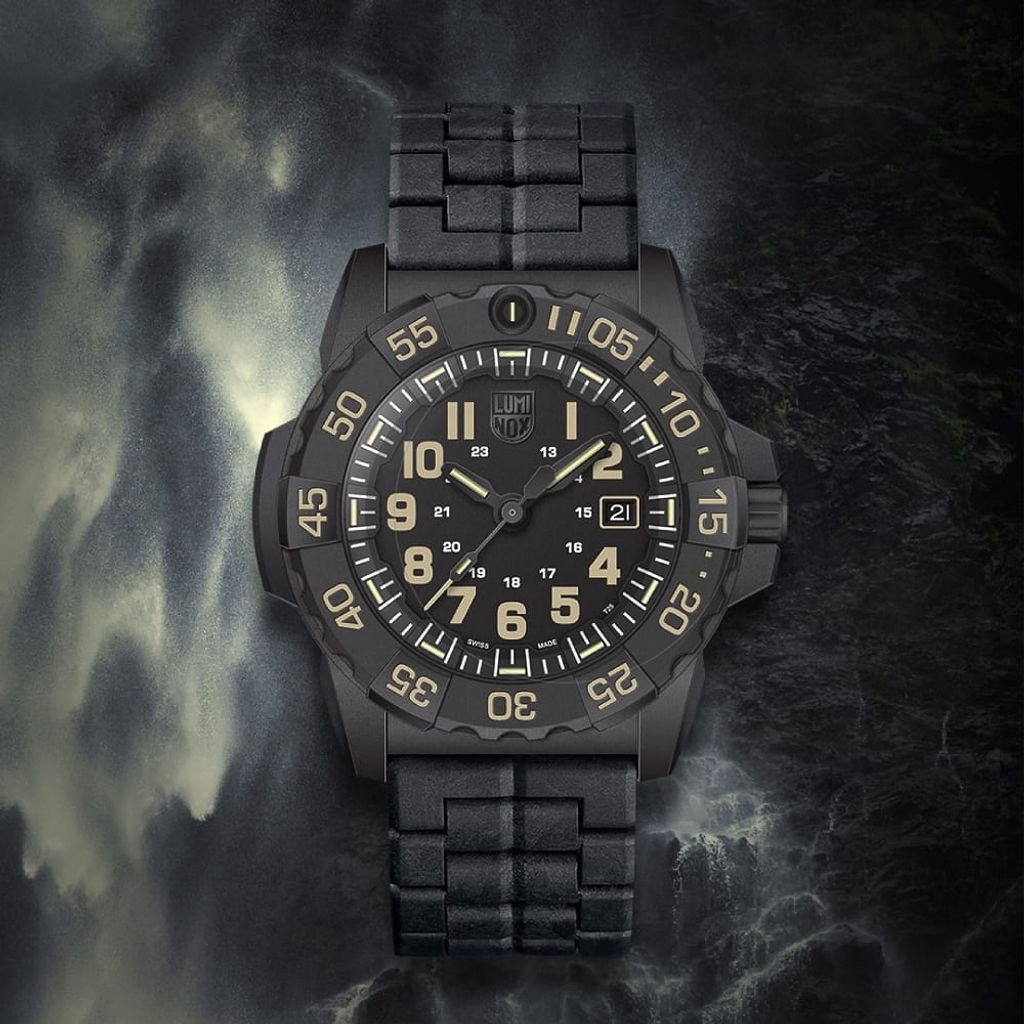Luminox 雷明時 | 1LM-3510 | Navy SEAL 碳纖維黑金色 海豹部隊腕錶 模擬視覺圖