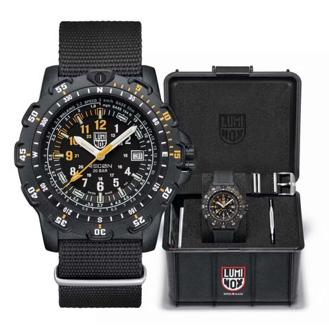 Luminox 雷明時 | 1LM-8825H-SET | RECON Point Man Heritage 偵察兵紀念錶禮盒 沉穩黑色腕錶 黃白數字錶盤 日期顯示 套組