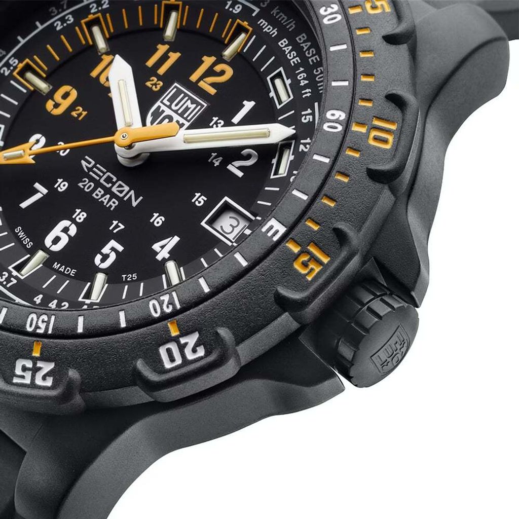 Luminox 雷明時 | 1LM-8825H-SET | RECON Point Man Heritage 偵察兵紀念錶禮盒 沉穩黑色腕錶 黃白數字錶盤 日期顯示 錶冠細節