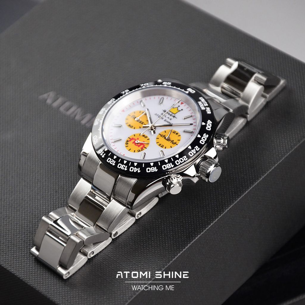 ATOMISHINE｜VELOCIREXCLASSIC 系列 Race Signal｜黑色錶圈 白色錶面 黃色三眼經典銀色不鏽鋼腕錶 實體正右側