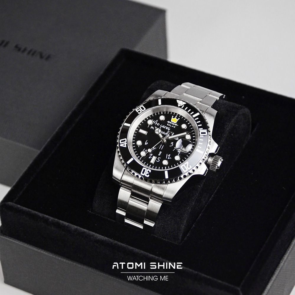 ATOMISHINE｜HYDROCORECLASSIC 系列 Lazy Midnight｜手繪風格 黑色錶面 銀色不鏽鋼錶帶 自動機械潛水風格腕錶 日期顯示 盒裝展示