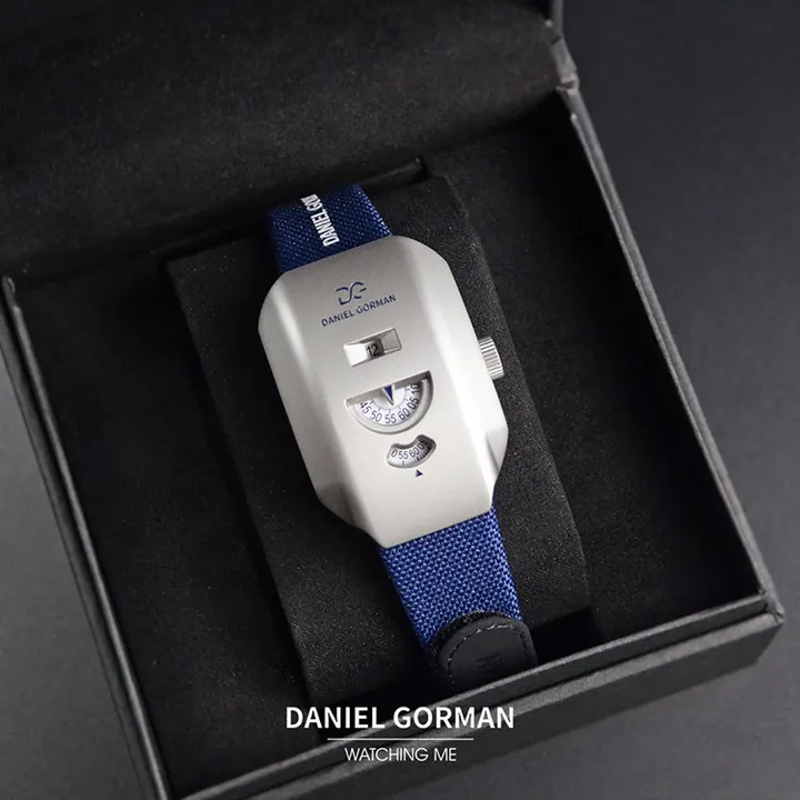 DANIEL GORMAN ｜奇點系列 WT.002｜2026年9月新款 對講機 銀色錶殼 深藍帆布錶帶 簡約後現代 機械錶 腕錶 盒裝展示