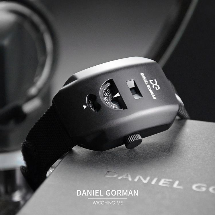 DANIEL GORMAN ｜奇點系列 WT.004｜2026年9月新款 對講機 黑白 簡約後現代 機械錶 腕錶 錶面細節