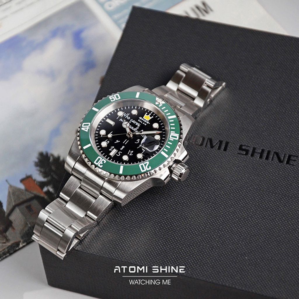 ATOMISHINE｜HYDROCORECLASSIC 系列 Lazy Grove｜手繪風格 綠色錶圈 黑色錶面 銀色不鏽鋼錶帶 自動機械潛水風格腕錶 日期顯示 實體錶帶細節