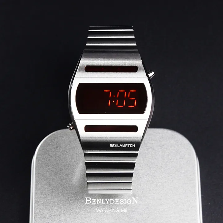 【全球限量】Benlydesign | G400.SR | 2026年9月新款 復古 紅字LED 造型 銀色電子錶 實體正面