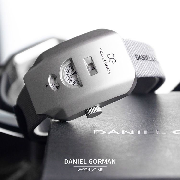 【雙十錶心之選】DANIEL GORMAN ｜奇點系列 WT.001｜2026年9月新款 對講機 銀色 簡約後現代 機械錶 腕錶 贈矽膠替換錶帶 實體錶面細節