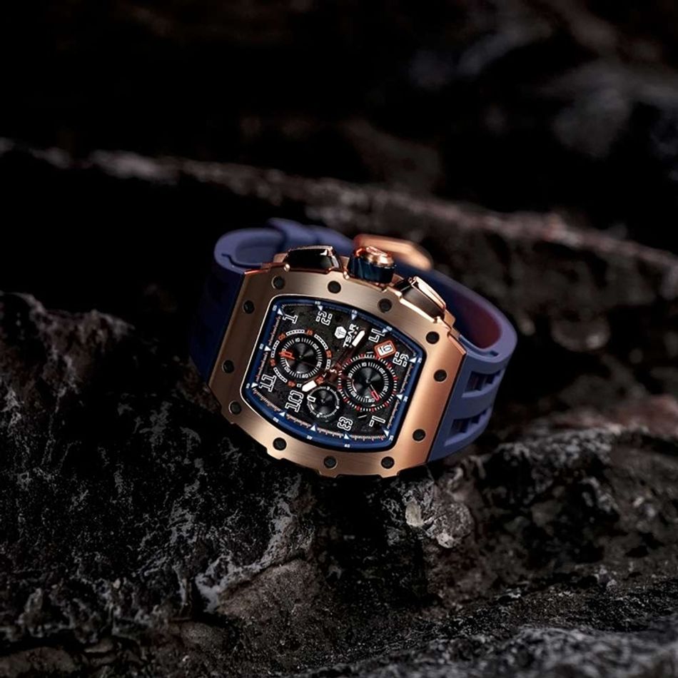 Tsar Bomba 機械公爵 | 元素系列 TB8204Q-05/41 | 玫瑰金錶框 深藍氟橡膠錶帶 三眼錶盤 石英錶橫躺展示