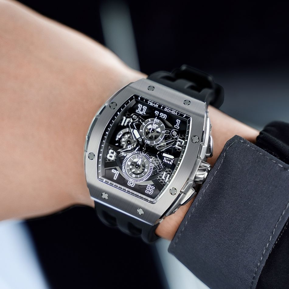 Tsar Bomba 機械公爵 | 元素系列 TB8211Q-01 | 銀錶框 黑色氟橡膠錶帶 鏤空錶盤 石英錶實戴細節
