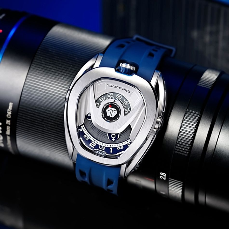 Tsar Bomba 機械公爵 | Reactor系列 TB8213A-03 | 配件可自由拆換 自動上鍊 銀框 藍色氟橡膠錶帶 機械錶右側細節