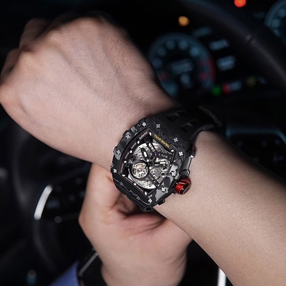 Tsar Bomba 機械公爵 | TB8208CF-08 | 元素系列 自動上鍊 黑色碳纖維框 黑色氟橡膠錶帶 機械錶搭配細節