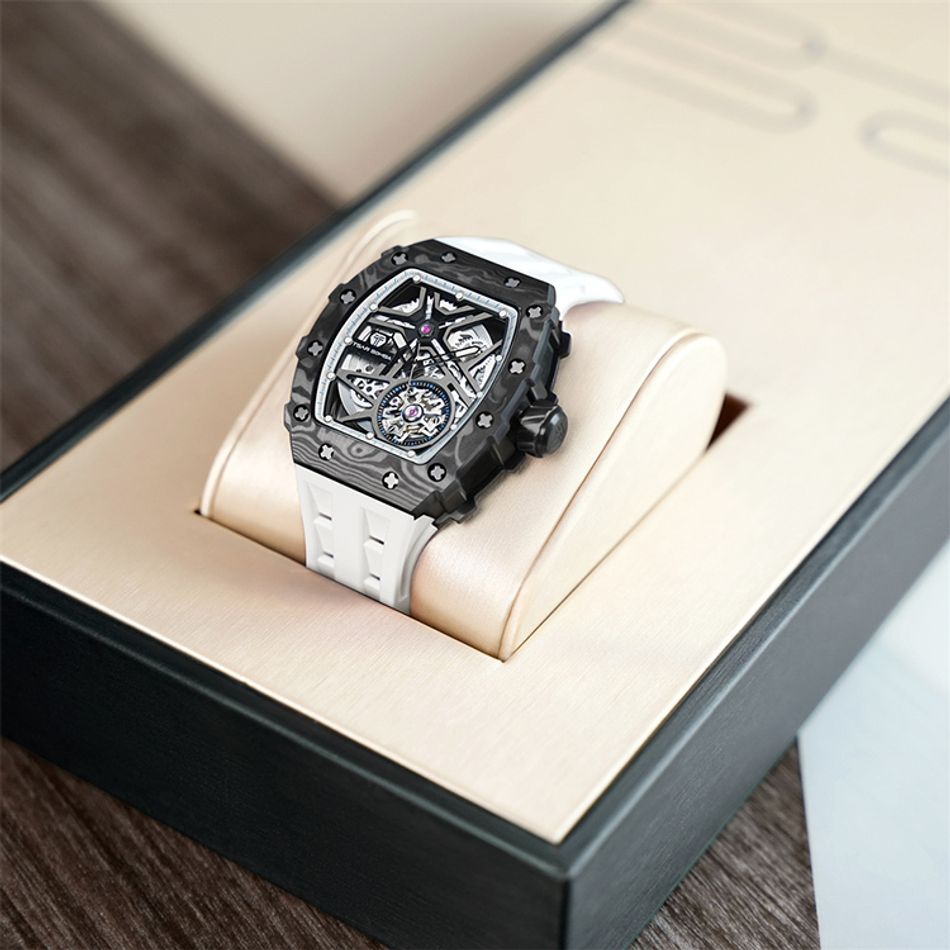 Tsar Bomba 機械公爵 | 元素系列 TB8209CF-03 | 自動上鍊 黑色碳纖維框 白色氟橡膠錶帶 機械錶右側展示