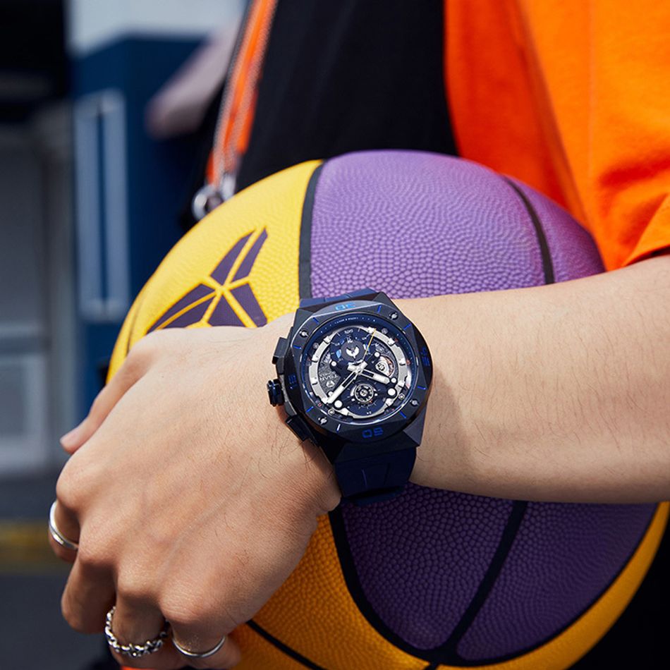 Tsar Bomba 機械公爵 | 元素系列 TB8801Q-03 | 黑框 藍色矽膠錶帶 石英錶配戴細節