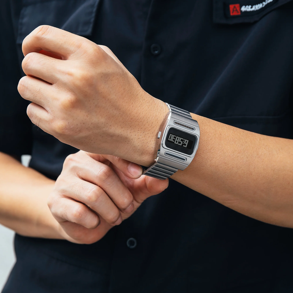 Benlydesign | G100系列 G100S-S | 銀色不鏽鋼太陽能多功能電子錶細節