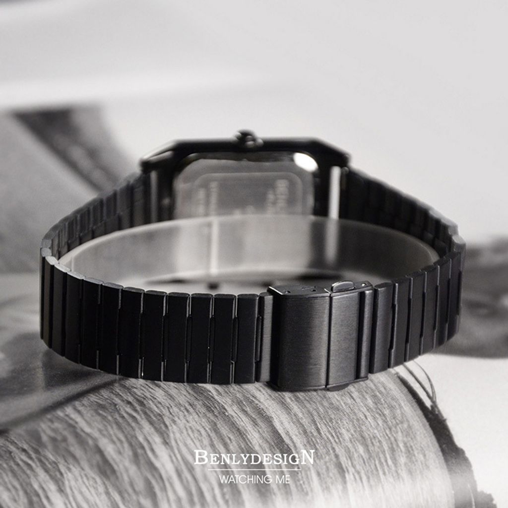 Benlydesign ｜C-0PO-B ｜ 黑色科技復古 LCD雙時區 不鏽鋼電子錶背面