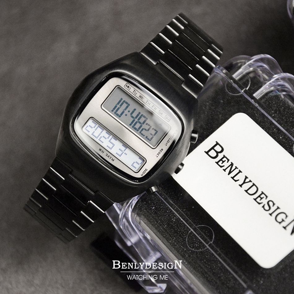 Benlydesign｜TV型 TV-B｜黑色復古電視造型 LCD顯示 多功能 不鏽鋼電子錶俯視