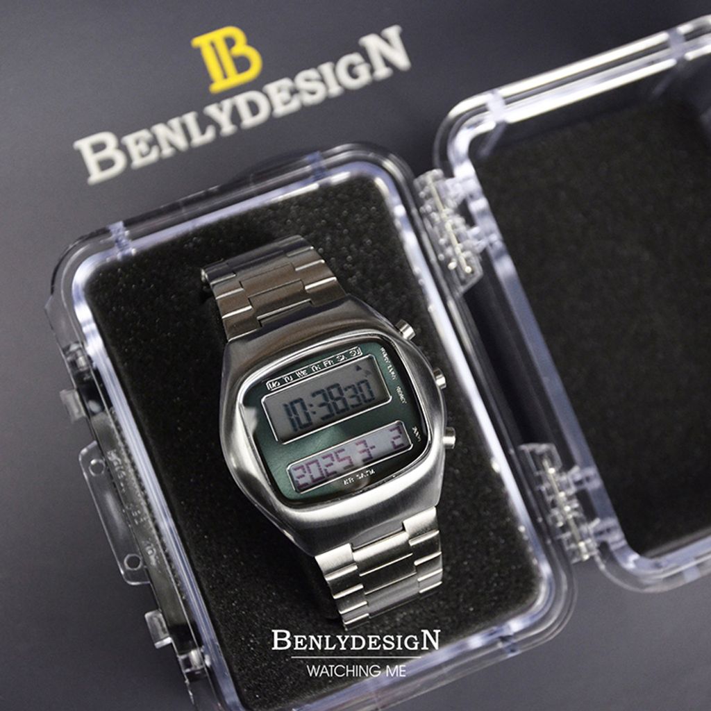 Benlydesign｜TV-S｜銀色綠面復古電視造型 LCD不鏽鋼電子錶俯視