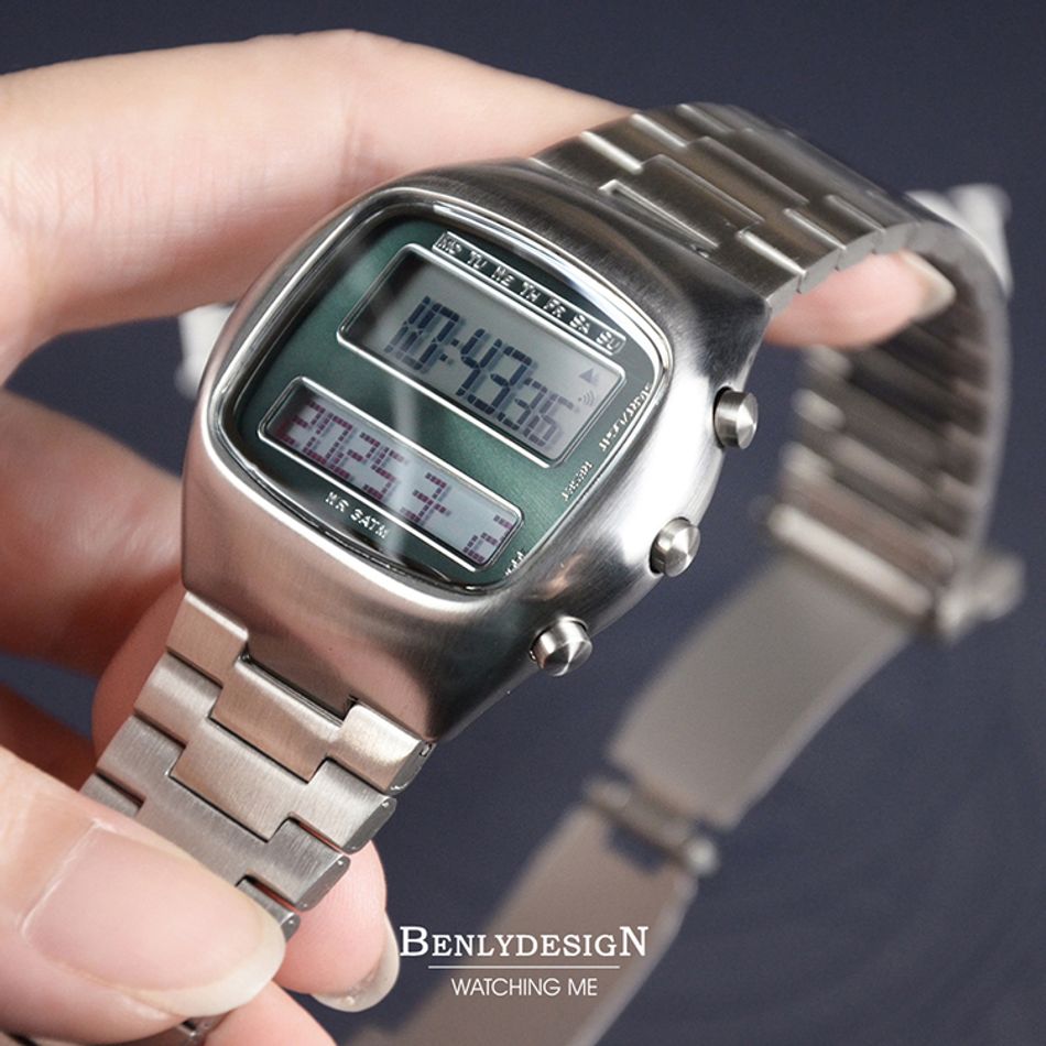 Benlydesign｜TV-S｜銀色綠面復古電視造型 LCD不鏽鋼電子錶側面