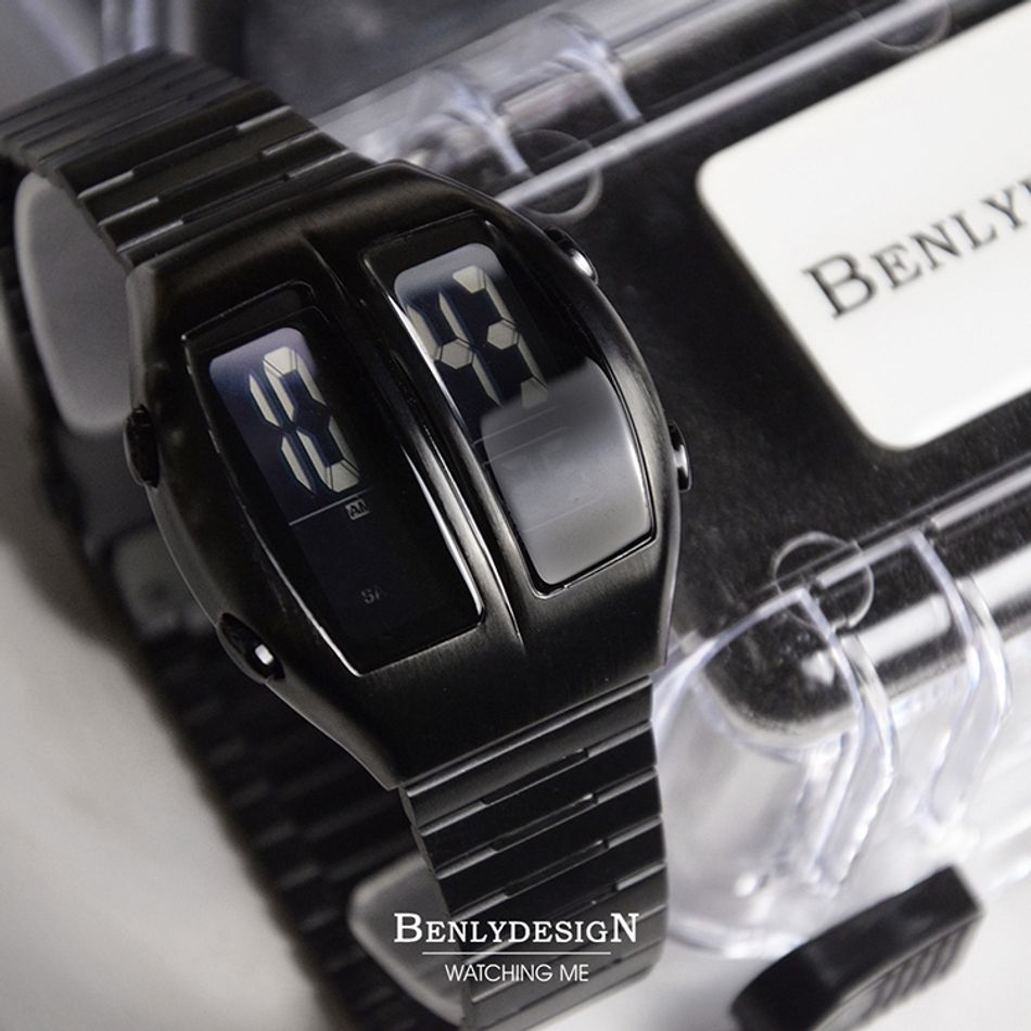 Benlydesign｜Flip型 KR-B｜黑色兩視窗翻轉 LCD不鏽鋼電子錶側面