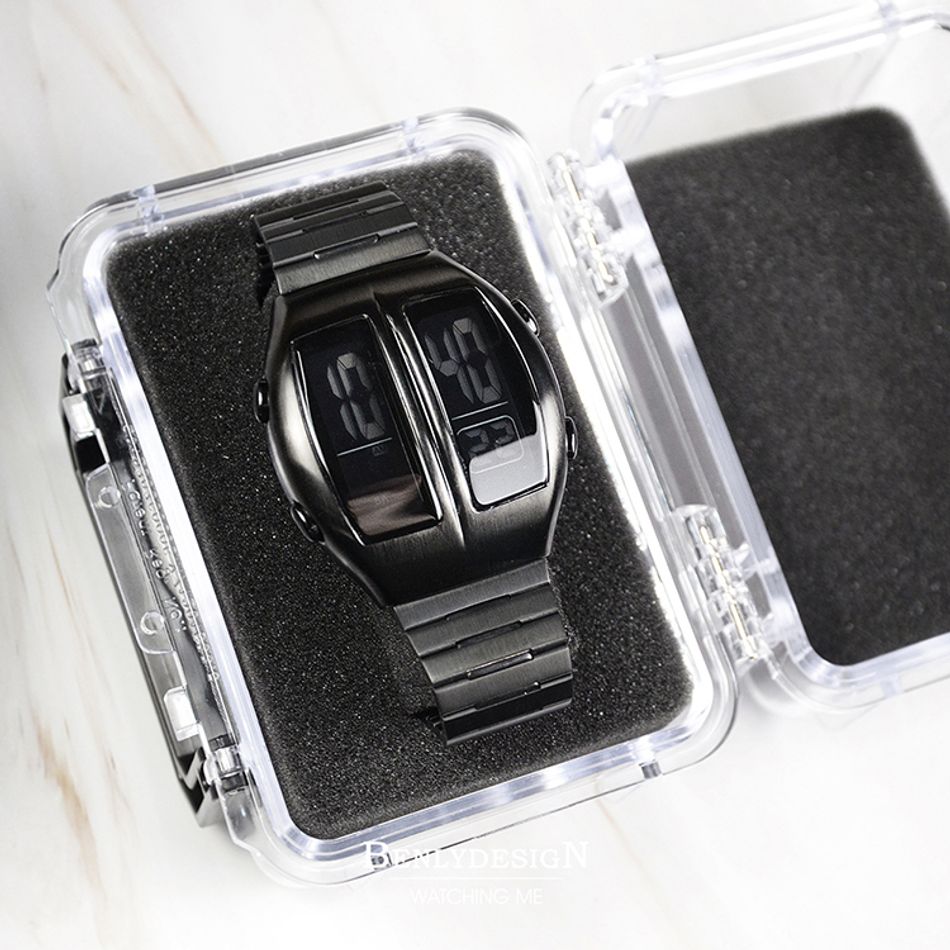 Benlydesign｜Flip型 KR-B｜黑色兩視窗翻轉 LCD不鏽鋼電子錶俯視細節