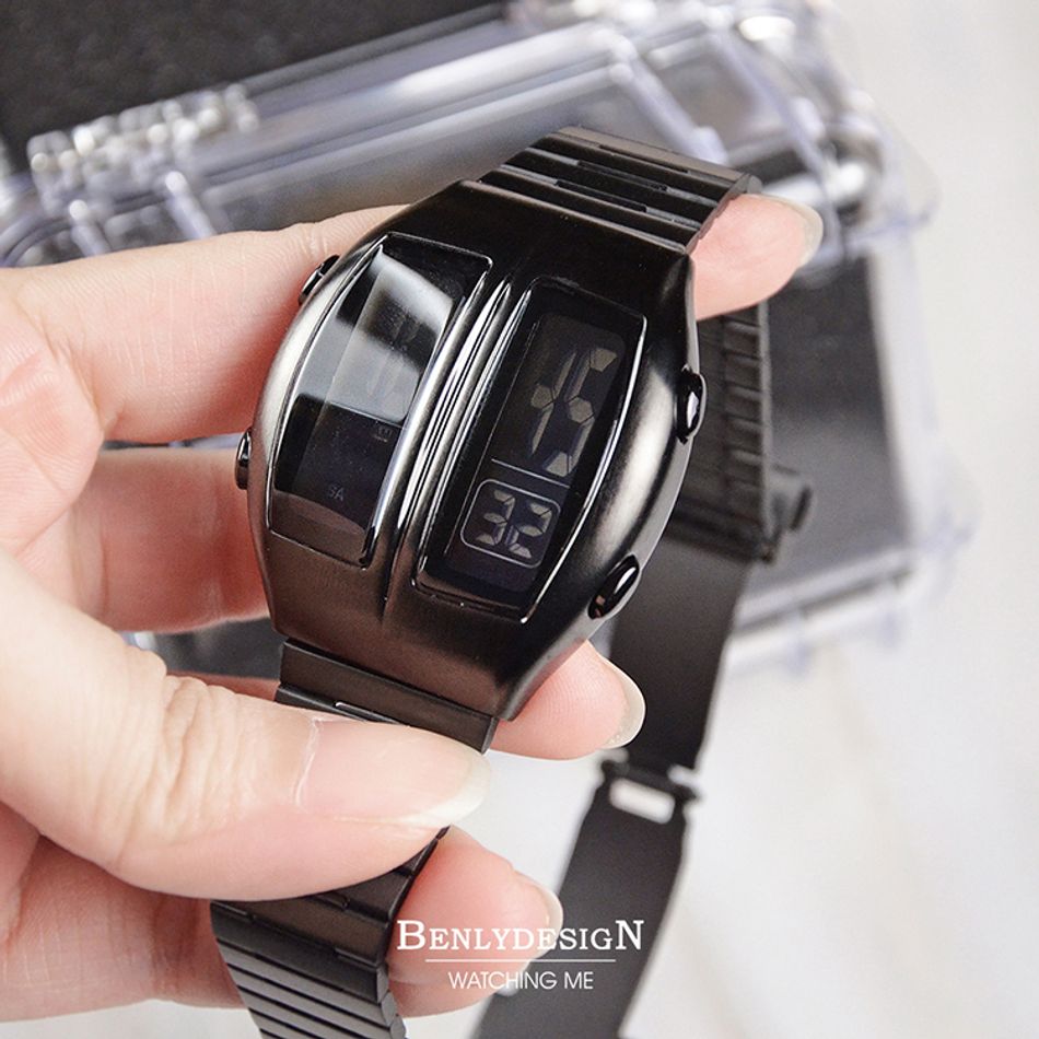Benlydesign｜Flip型 KR-B｜黑色兩視窗翻轉 LCD不鏽鋼電子錶側面細節