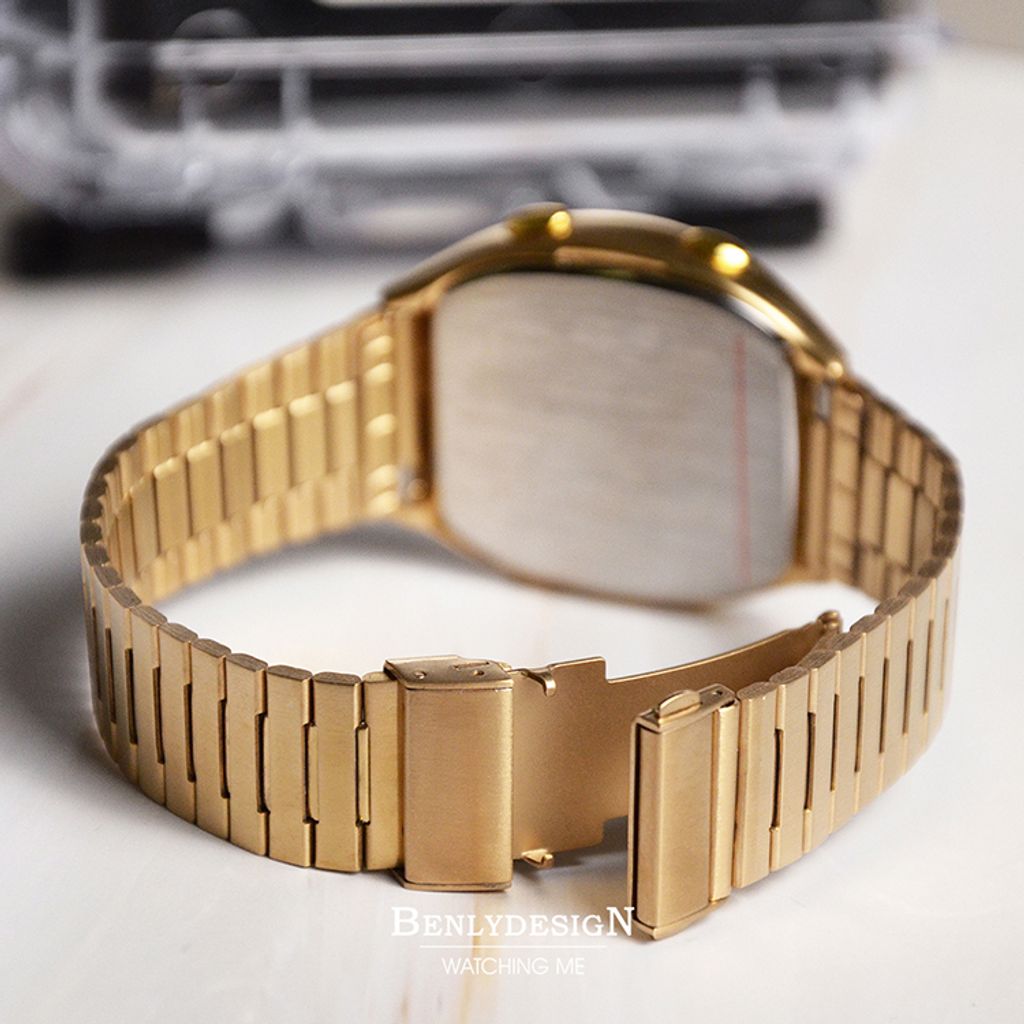 Benlydesign｜Flip型 KR-G｜金色兩視窗翻轉 LCD不鏽鋼電子錶背面