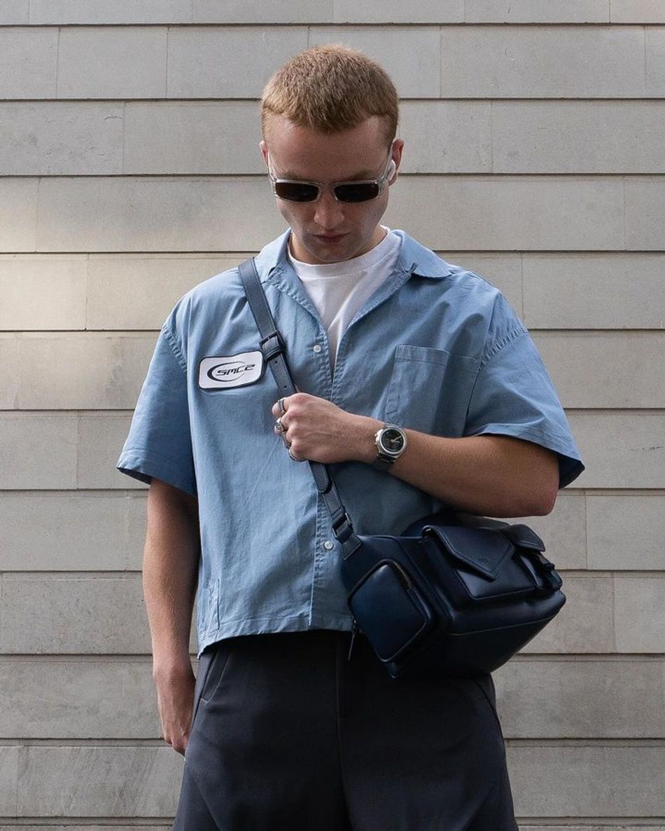 Benlydesign｜GX550型 GX550-Silver｜銀色藍圈款 指針+電子螢幕顯示不鏽鋼石英錶配戴展示